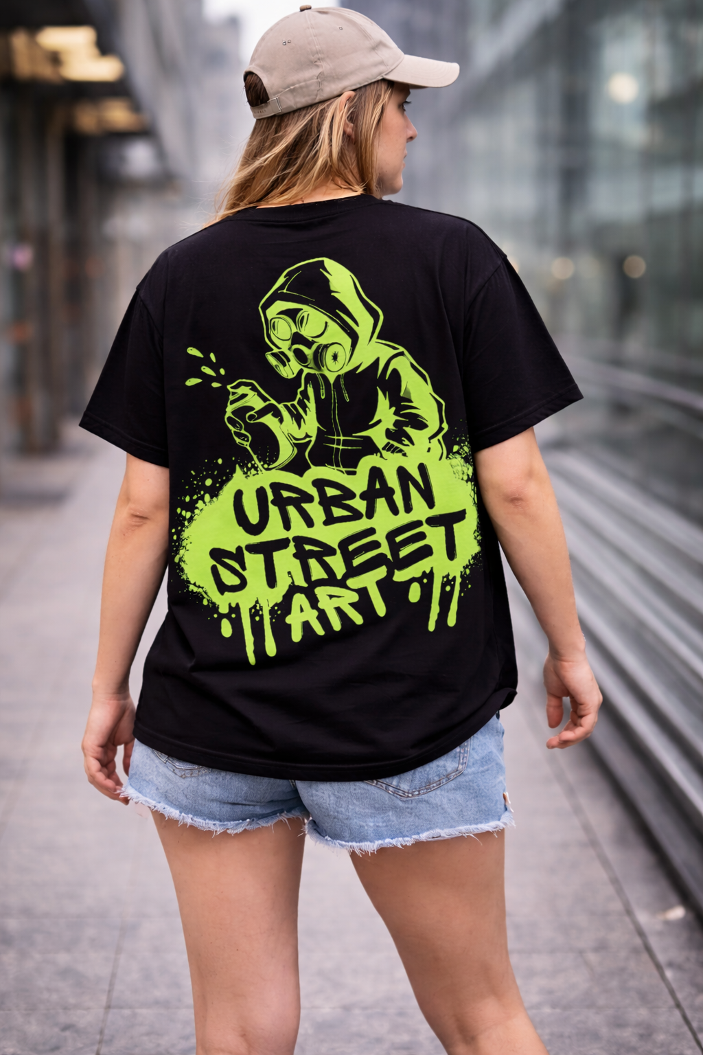 🖤 Urban Street Art Oversized T-Shirt – Bold Back Print